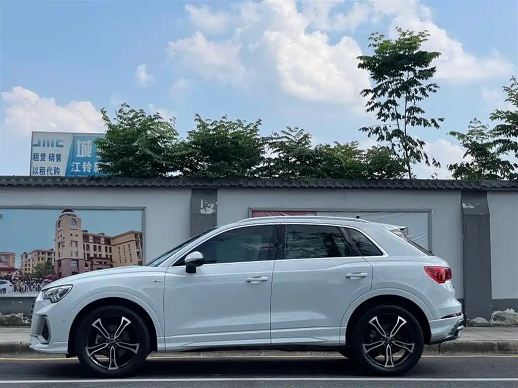 Audi Q3 35 TFSI Fashion Dynamic (1.4 T)