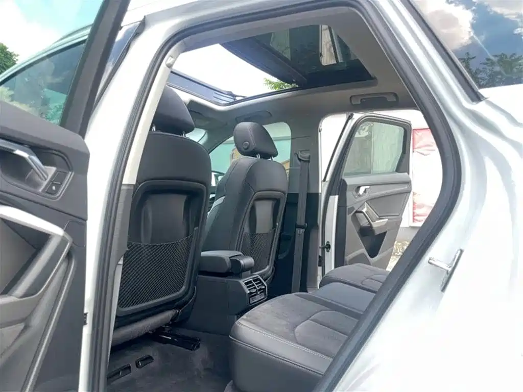 Audi Q3 35 TFSI Fashion Dynamic (1.4 T)