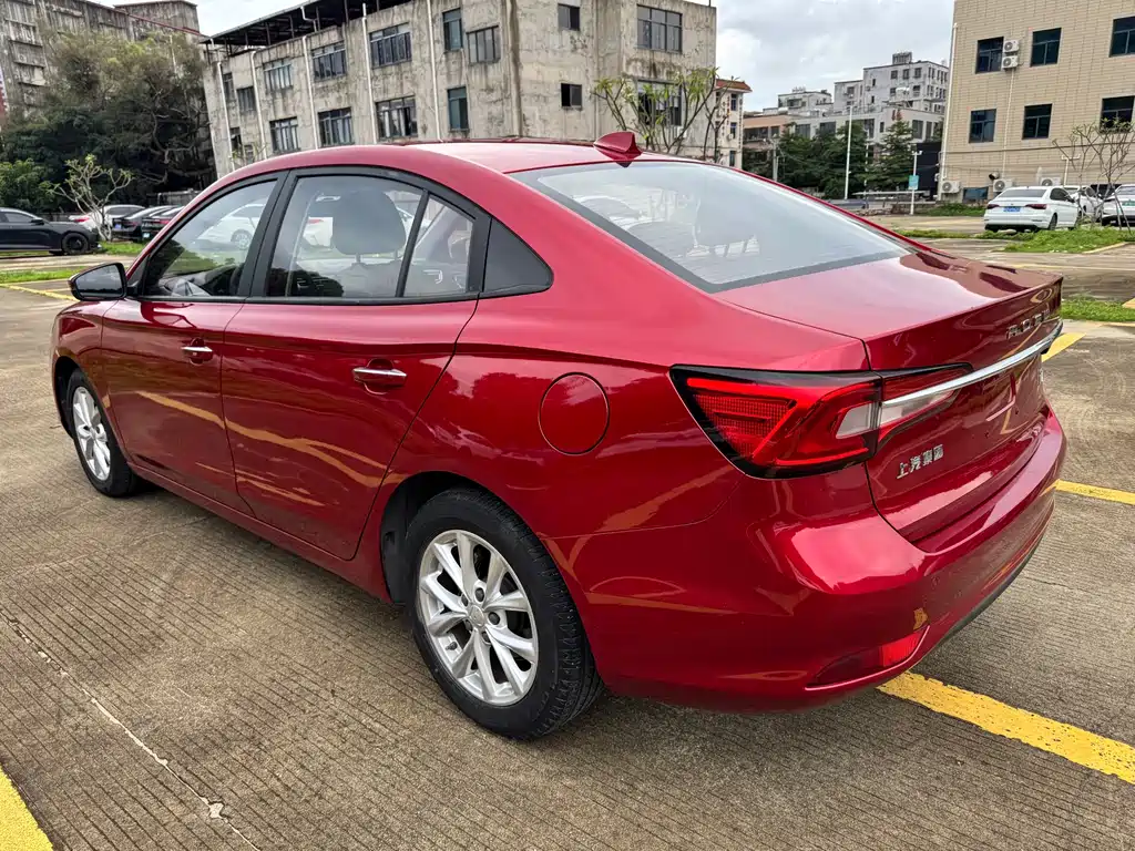Roewe i5 1.5 L Auto 4 G Connected Leading Luxury