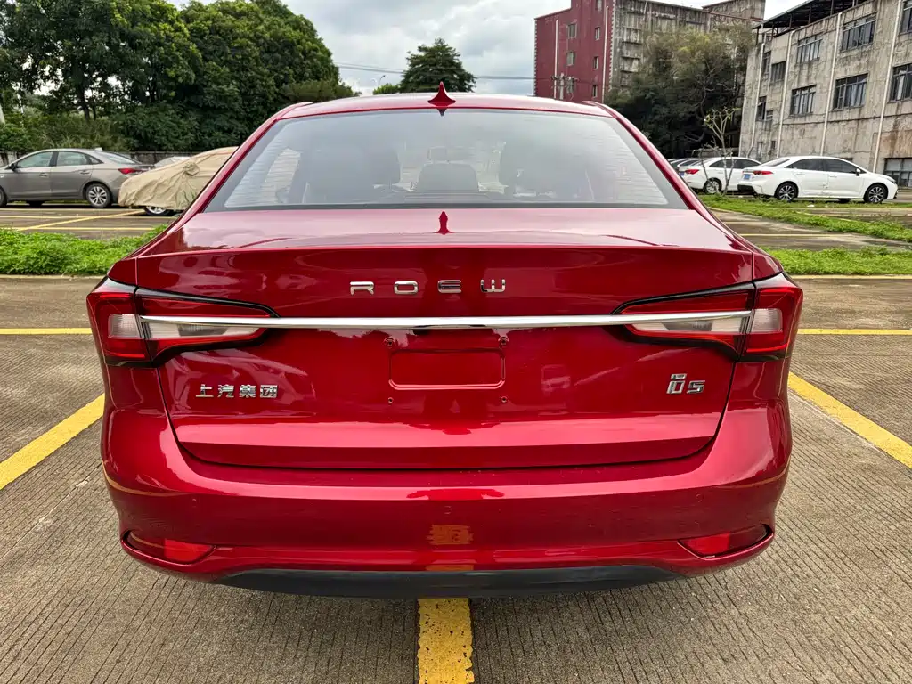 Roewe i5 1.5 L Auto 4 G Connected Leading Luxury