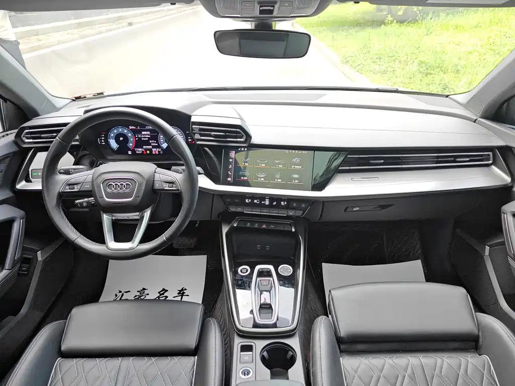 Audi A3 Sportback 35 TFSI Flying Spur Premium