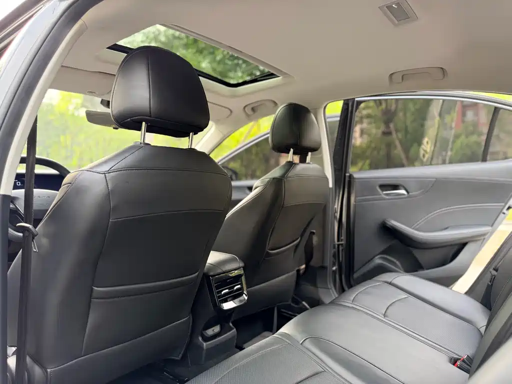 Roewe i5 1.5 L CVT Luxury