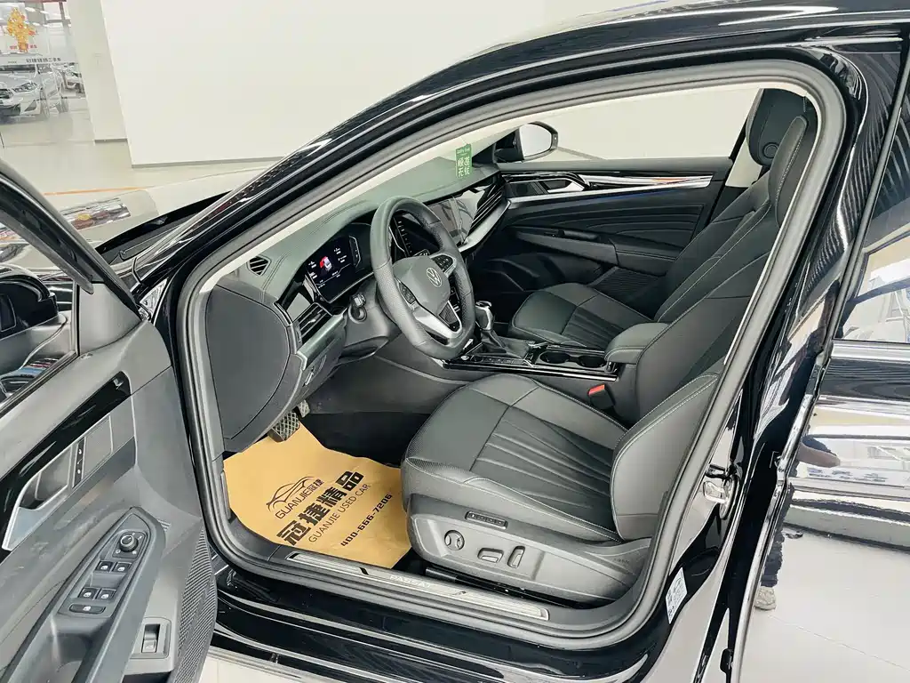 Passat Outstanding 380 TSI Dragon Shine
