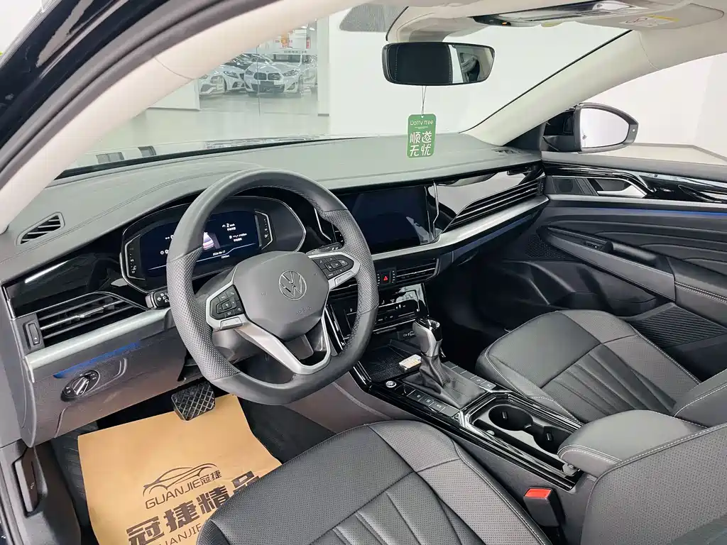 Passat Outstanding 380 TSI Dragon Shine