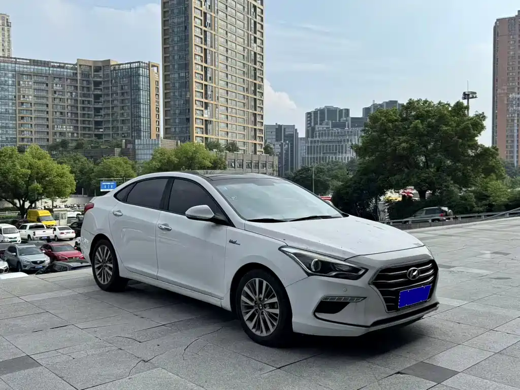 Mistra 1.6 T Auto Intelligent GLS CN-V