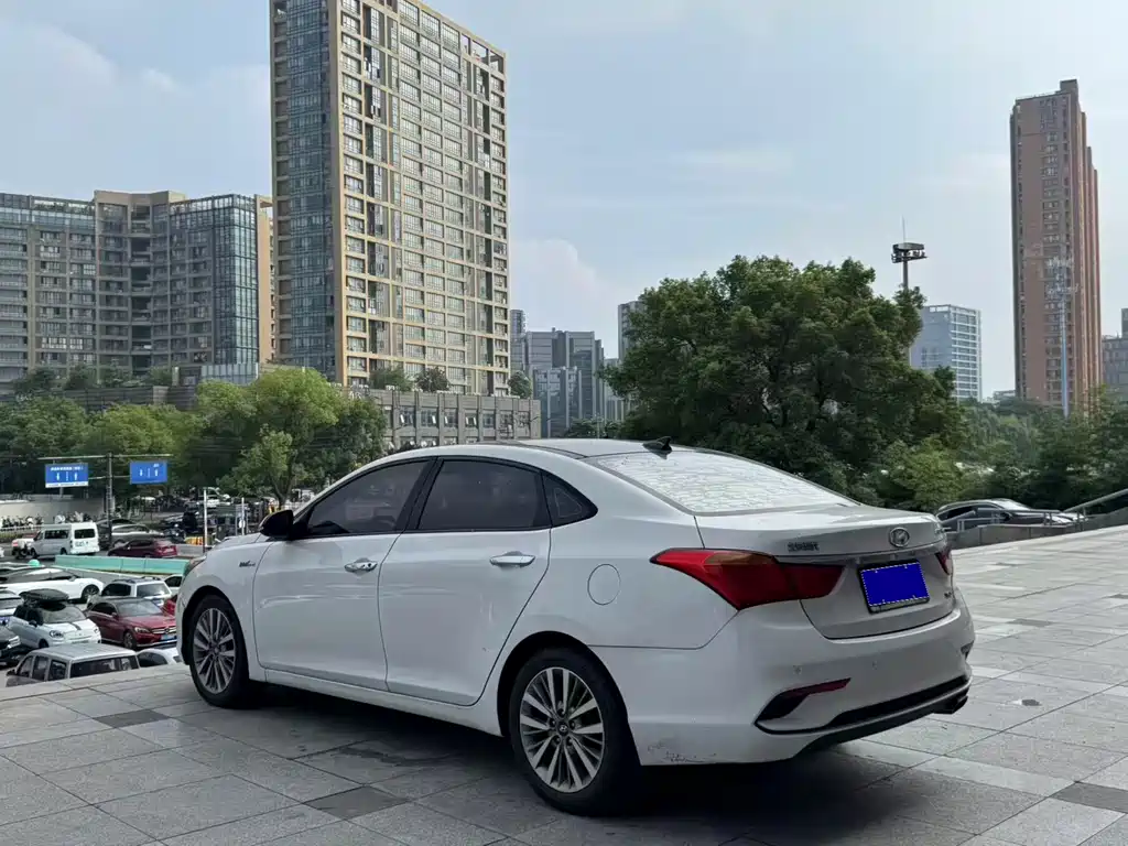 Mistra 1.6 T Auto Intelligent GLS CN-V