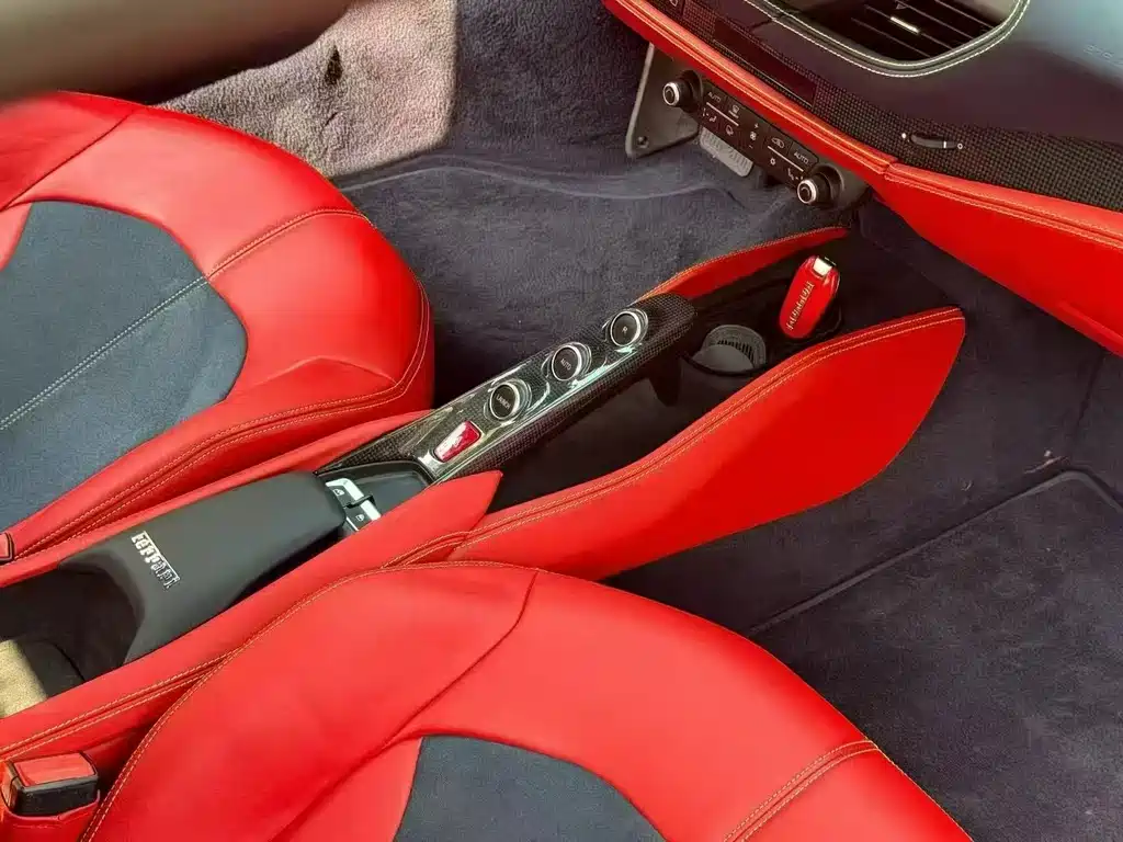 Ferrari F8 Tributo 3.9 T V8