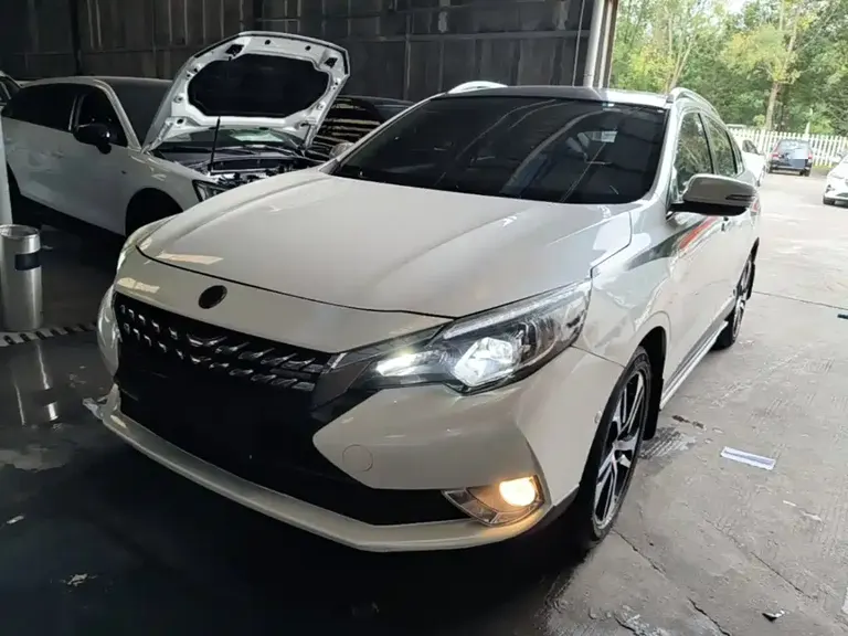 Venucia T90 启辰T90 2017款 2.0 L CVT领尚版