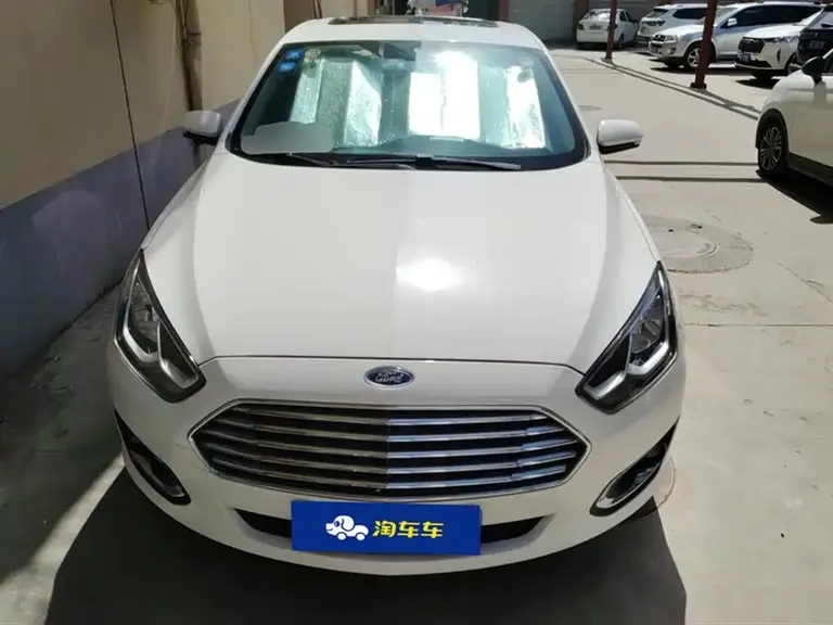 Ford Escort 1.5 L Manual Fashion