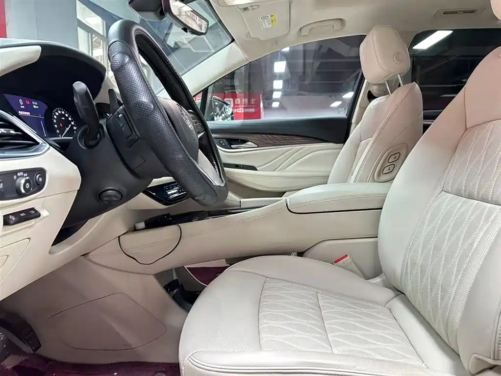 Enclave 652 T 4 WD Avenir Avenir 6-seat