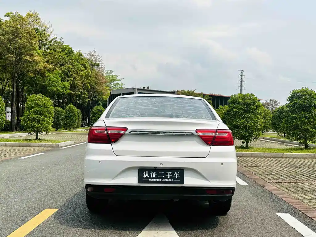 Vision 1.5 L Auto Happy