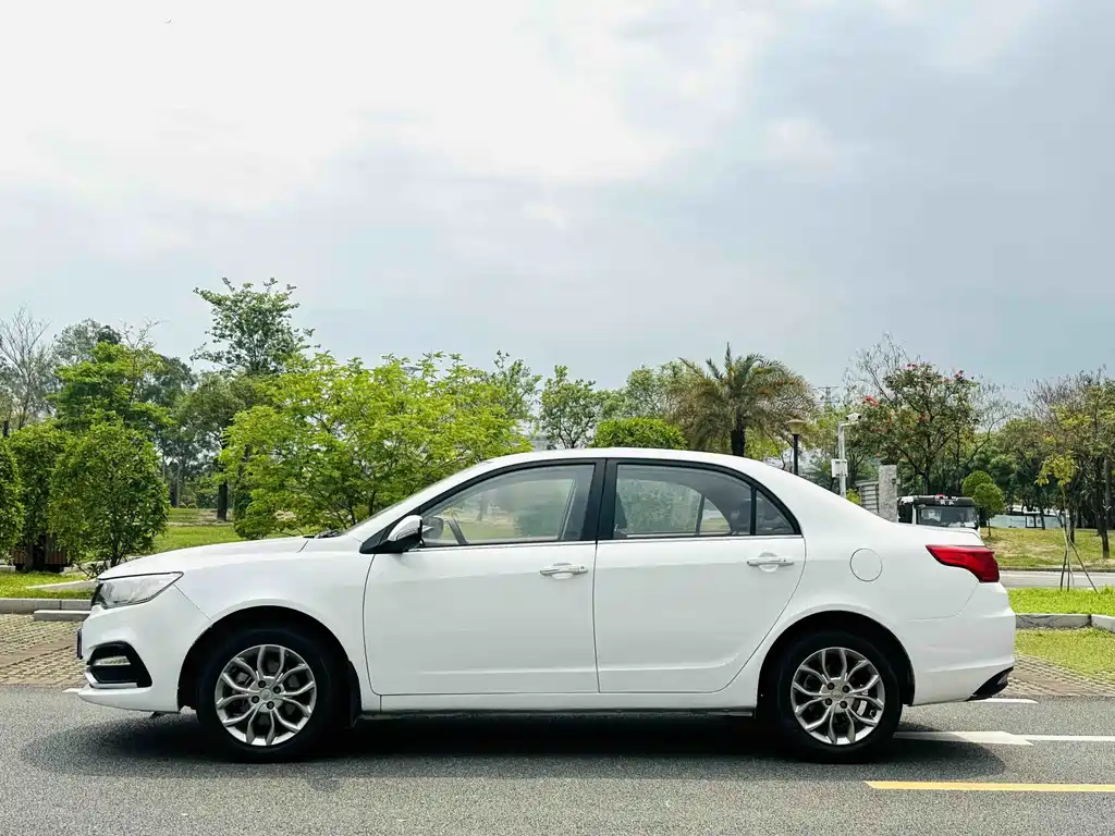 Vision 1.5 L Auto Happy