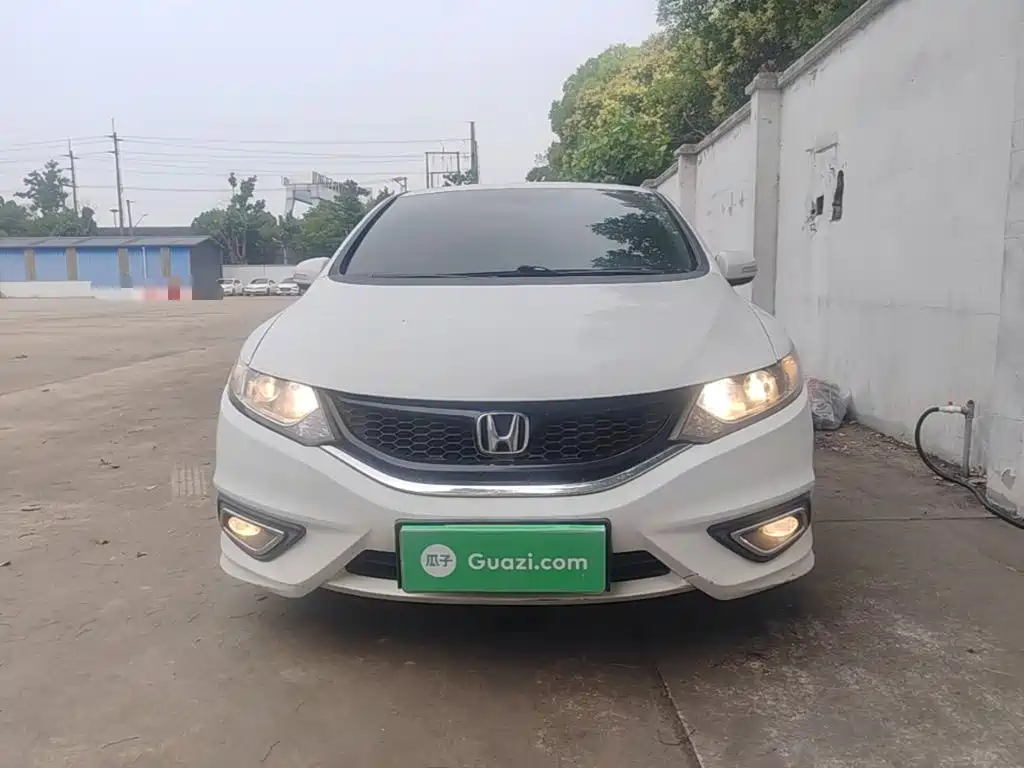 Jade 1.8 L Auto Comfort Elite 5-seat