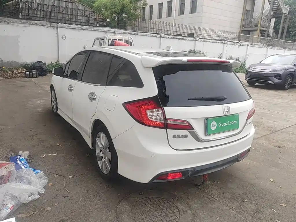 Jade 1.8 L Auto Comfort Elite 5-seat