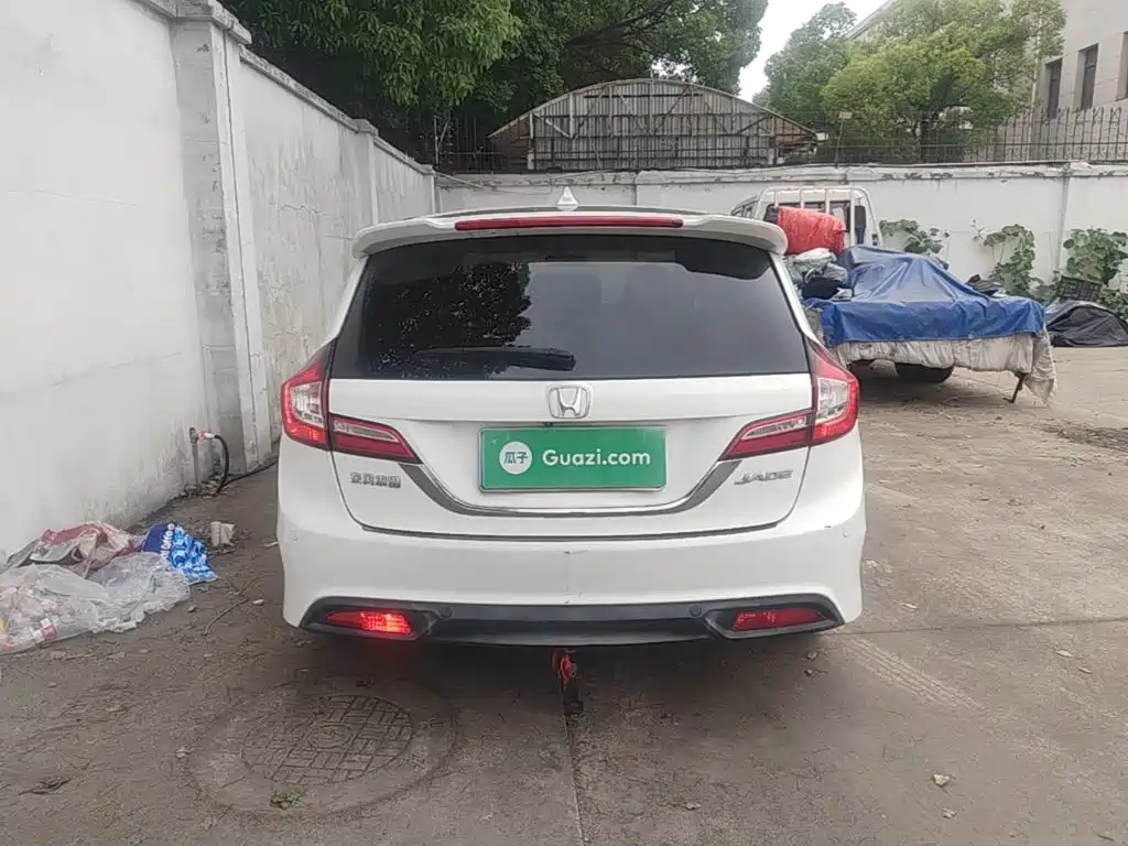Jade 1.8 L Auto Comfort Elite 5-seat