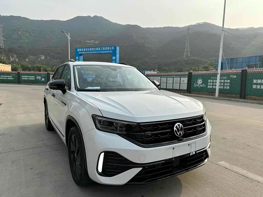 Tayron 380 TSI 4 WD R-Line Connected