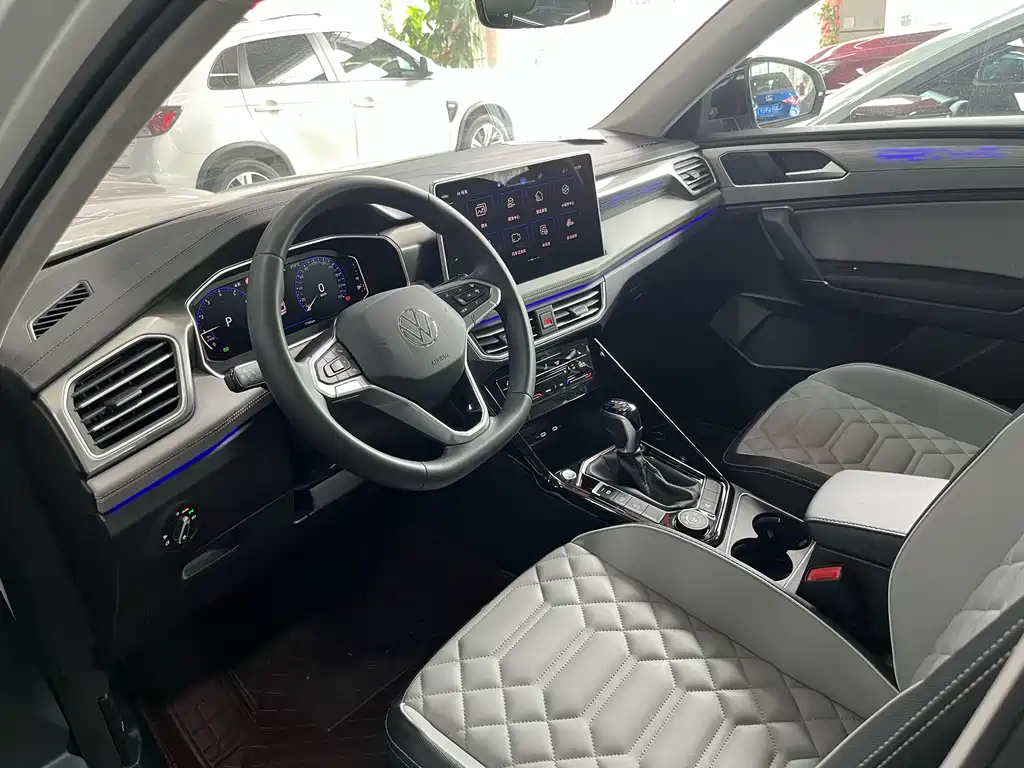 Tayron 380 TSI 4 WD R-Line Connected