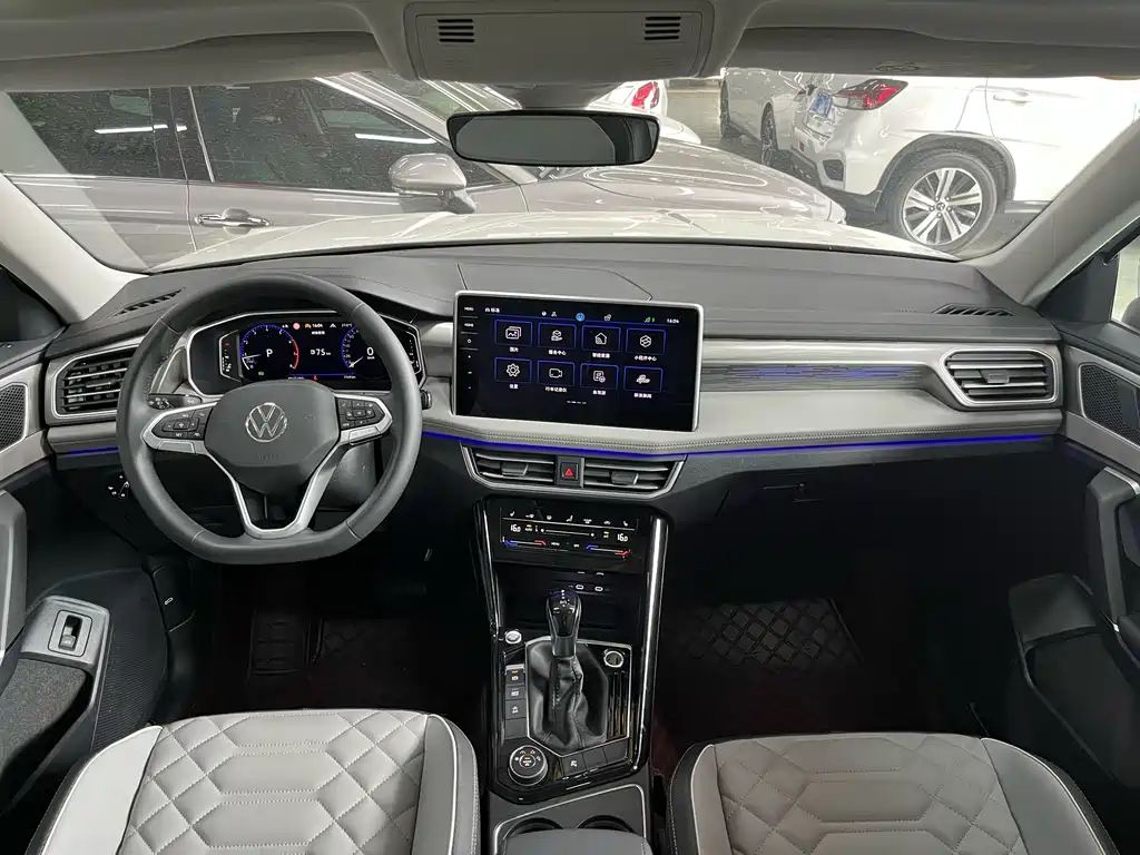 Tayron 380 TSI 4 WD R-Line Connected