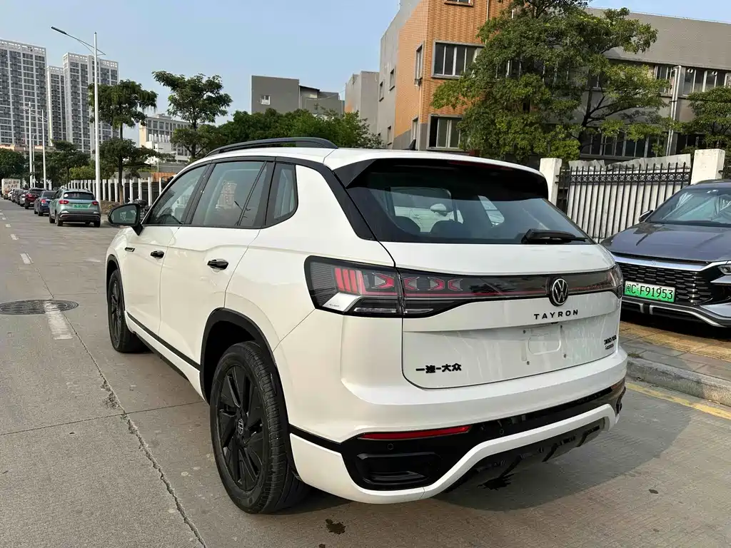 Tayron 380 TSI 4 WD R-Line Connected
