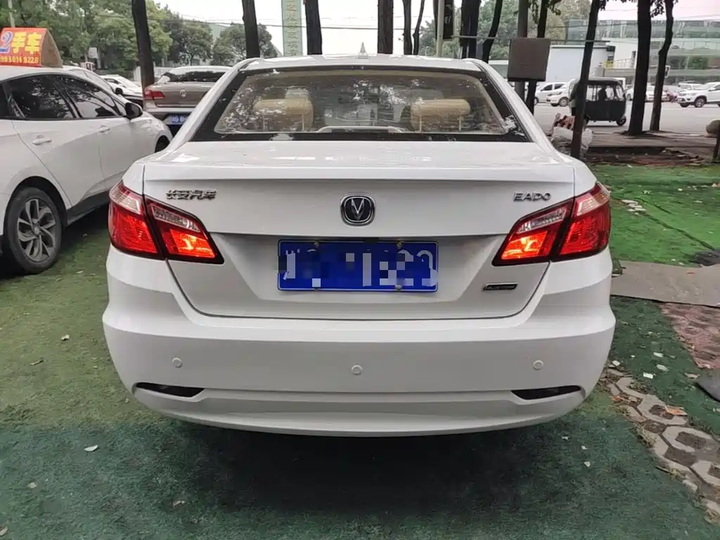 Eado 1.6 L Auto Distinguished