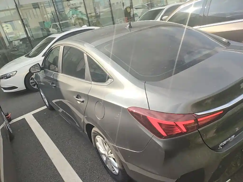 Eado PLUS 1.6 L GDI Manual Elite