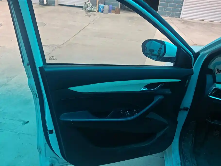 Baojun 360 1.5 L Manual Luxury CN-V
