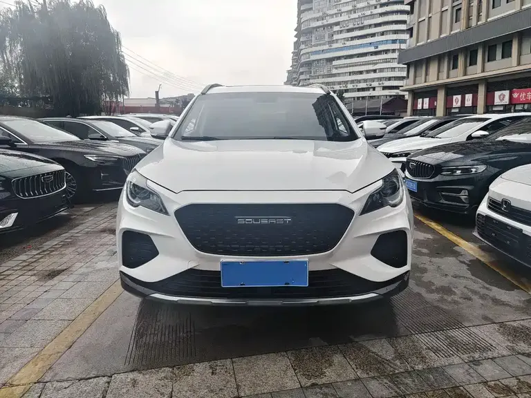 Soueast 东南DX8 S 东南DX8 S 2022款 1.5 T DCT海湾版 7座