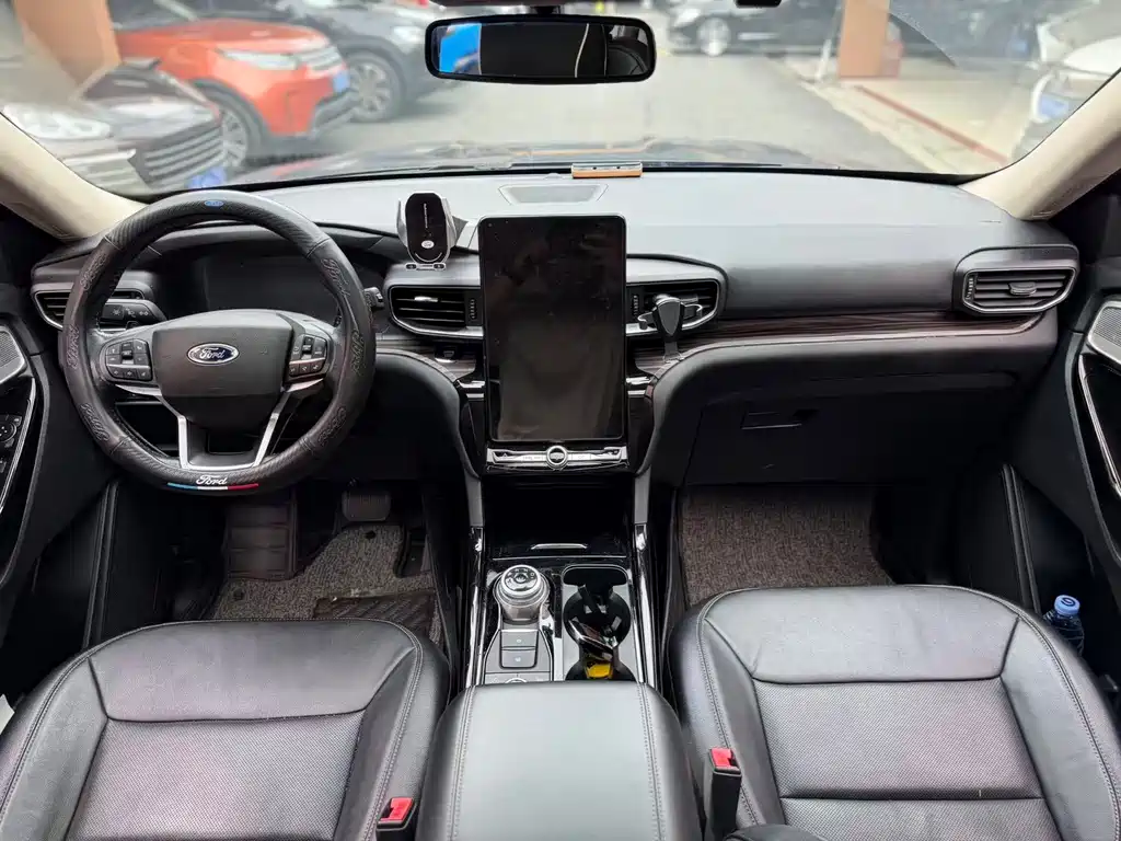 Explorer EcoBoost 285 4 WD Titanium 6-seat