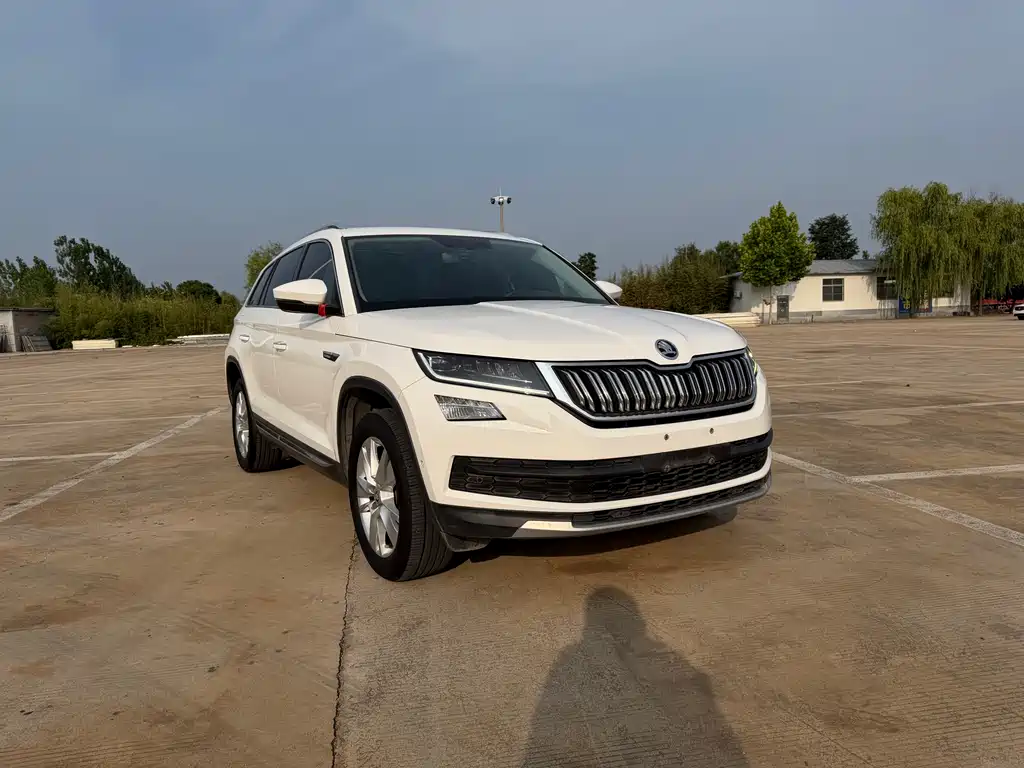 Kodiaq Facelift TSI330 5-seat 2 WD Luxury Enjoyment CN-V