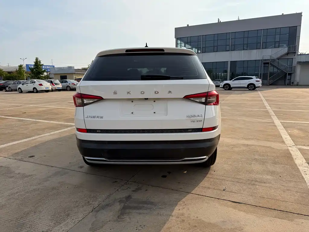 Kodiaq Facelift TSI330 5-seat 2 WD Luxury Enjoyment CN-V