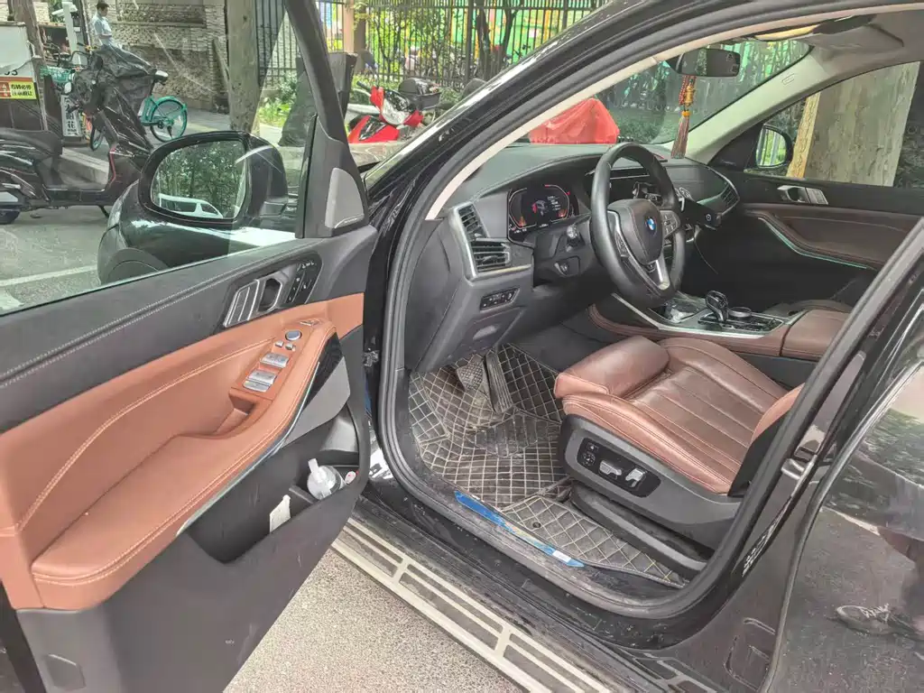 BMW X7 xDrive40 i Leading Luxury Package