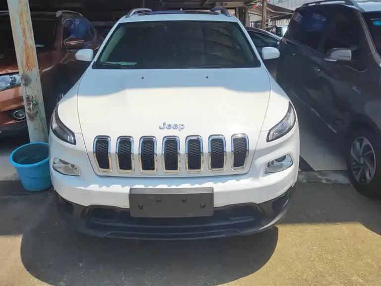 Jeep Cherokee 2.4 L Leading Intelligent