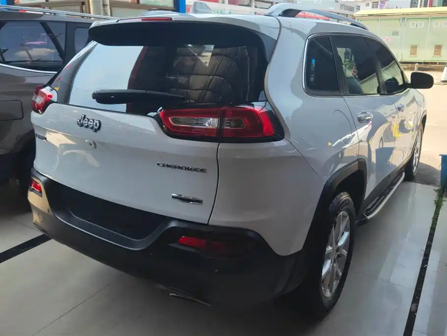 Cherokee 2.4 L Leading Intelligent