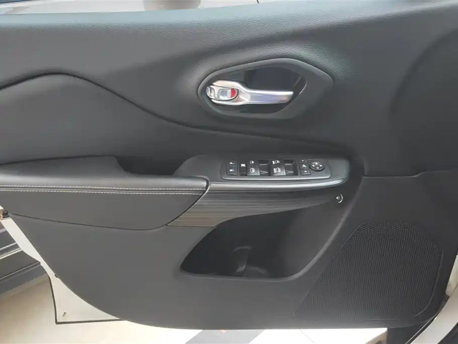 Cherokee 2.4 L Leading Intelligent