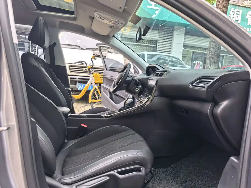 Peugeot 308 1.6 L Auto Luxury