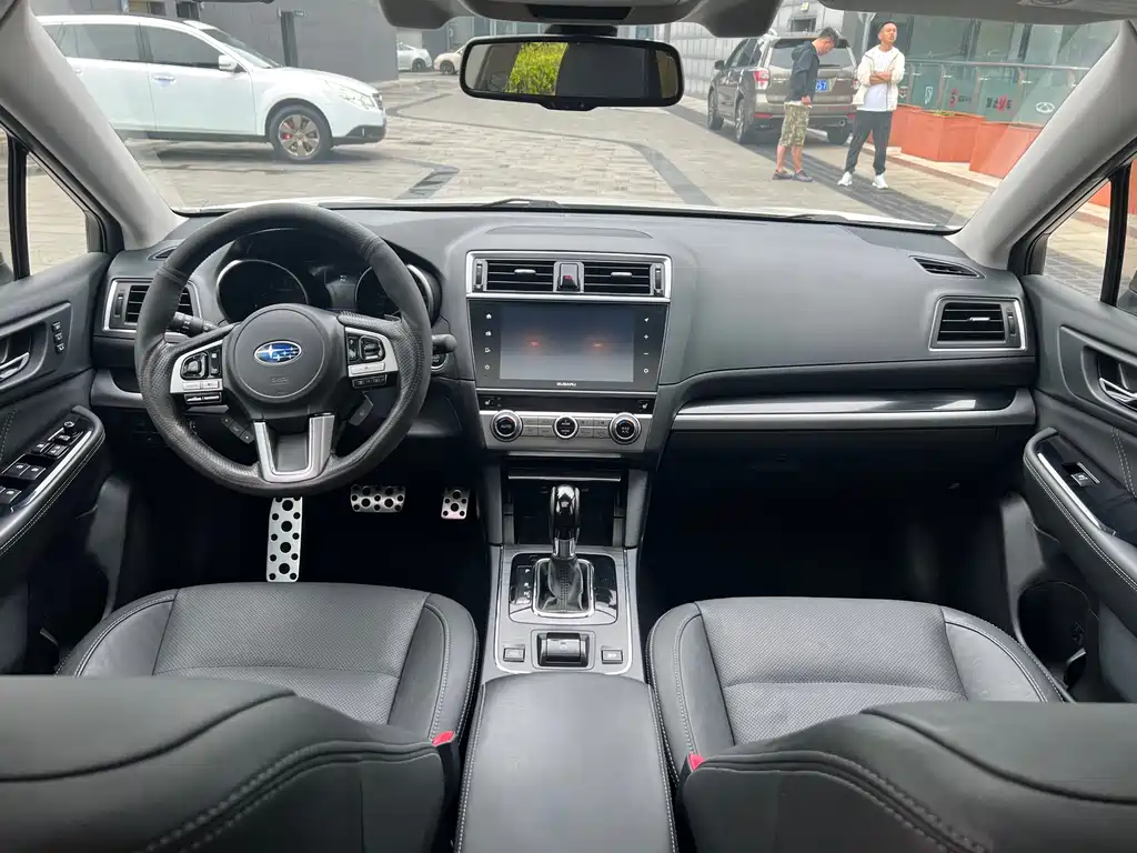 Outback 2.5 i Sport Navigation EyeSight