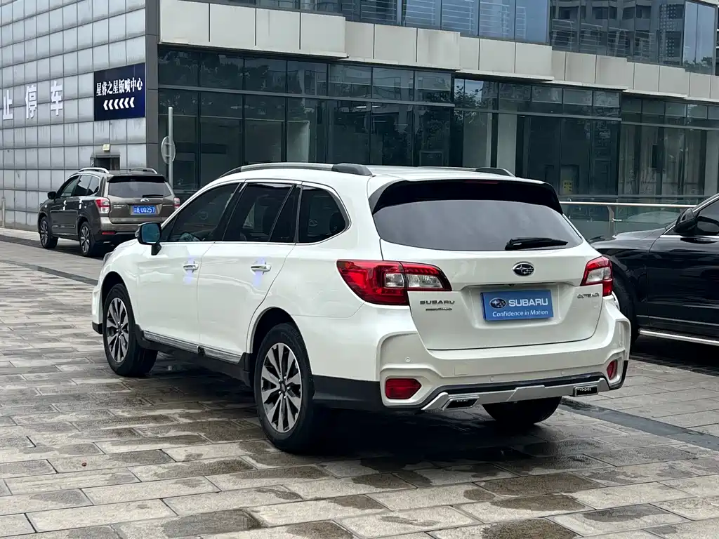 Outback 2.5 i Sport Navigation EyeSight