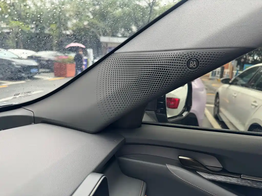 Edge Edge L 2.0 T EcoBoost E Hybrid 4 WD 7-seat Supreme