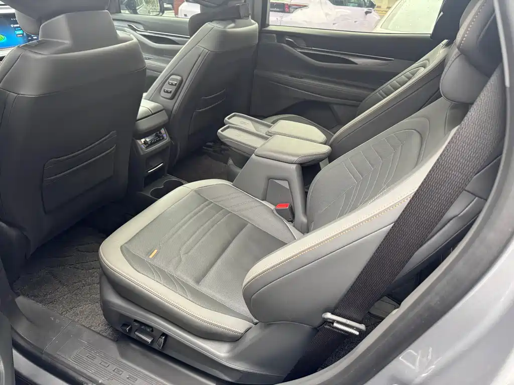 Edge Edge L 2.0 T EcoBoost E Hybrid 4 WD 7-seat Supreme