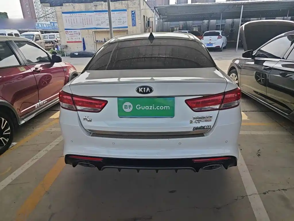 Kia K5 1.6 T Auto LUX
