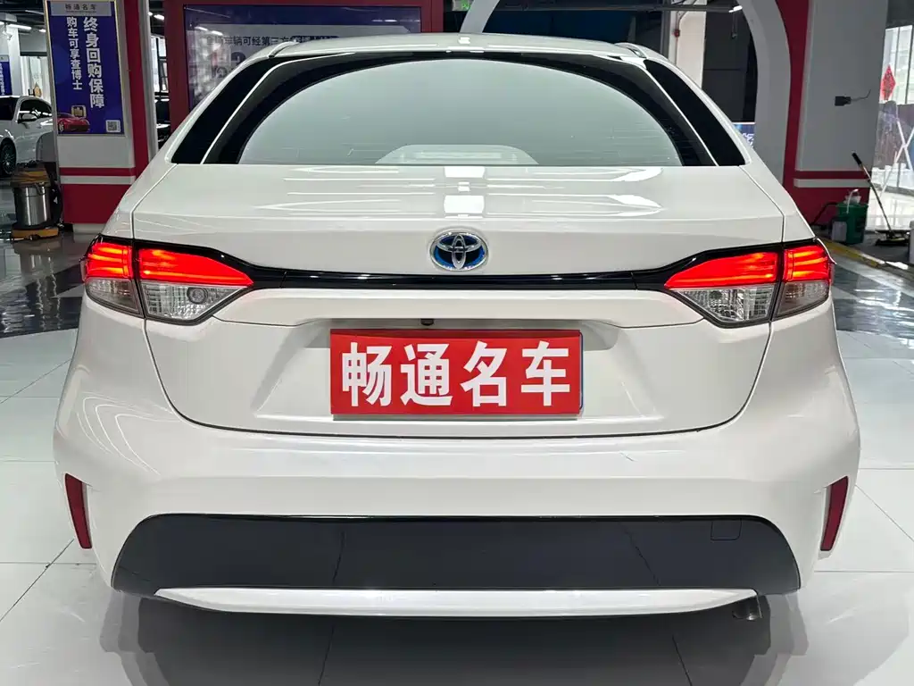 Levin Dual Engine 1.8 H E-CVT Luxury CN-V