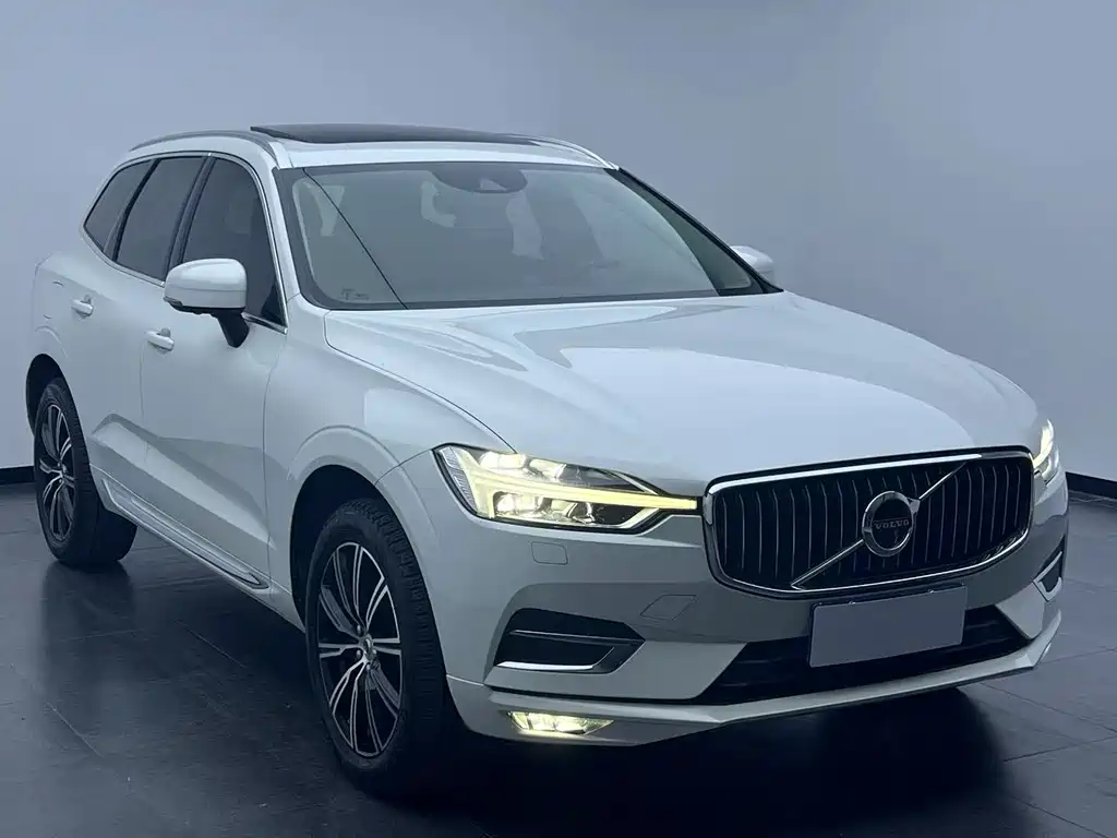 Volvo XC60 T5 4 WD Smart Grace Luxury