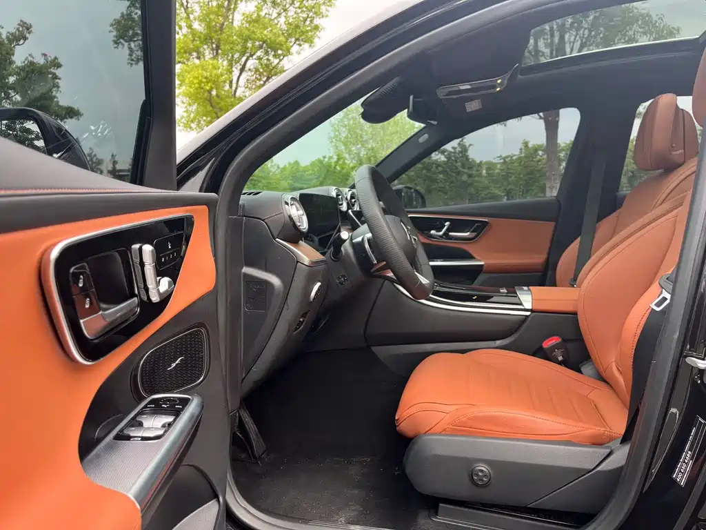 Mercedes-Benz GLC Facelift GLC 300 L 4 MATIC Dynamic 5-seat