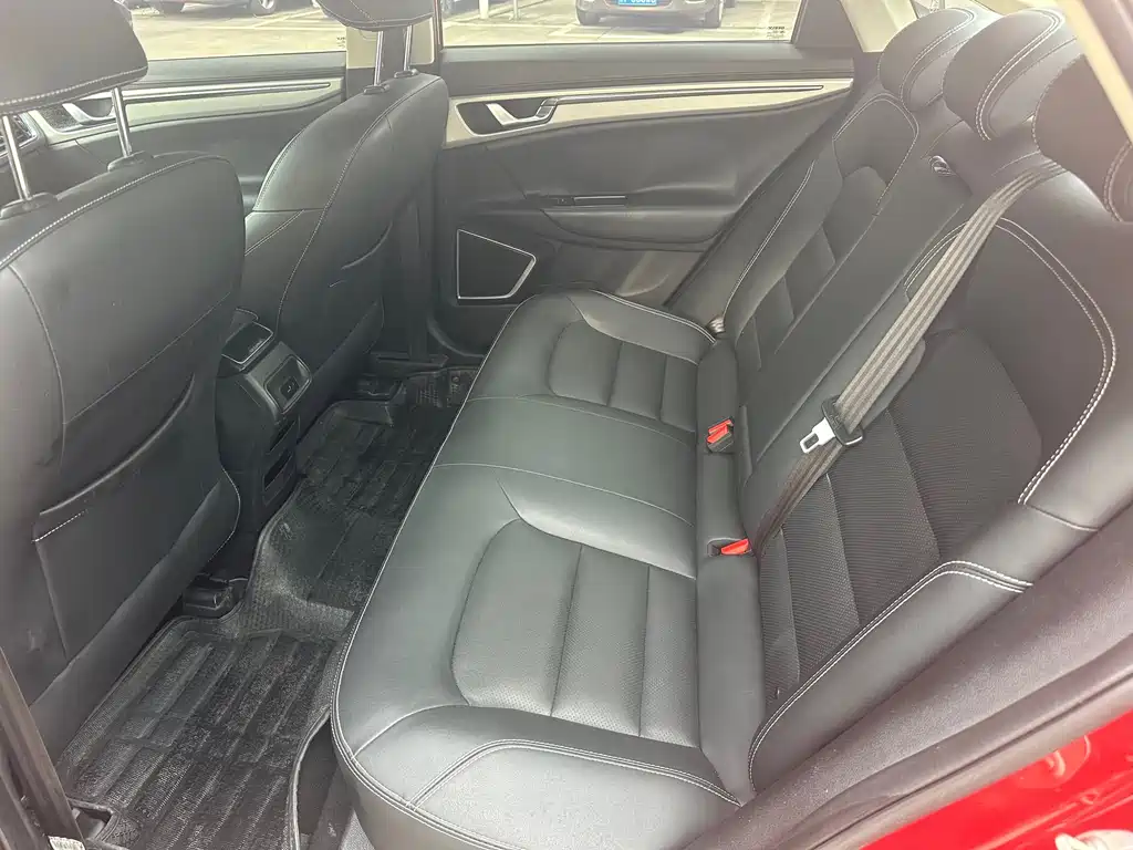 Emgrand GL 1.8 L DCT Elite