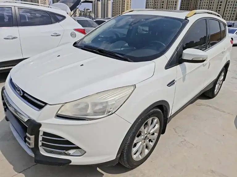 Ford Kuga 1.6 L GTDi 2 WD Style