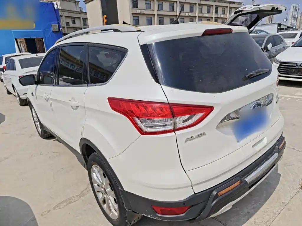 Kuga 1.6 L GTDi 2 WD Style