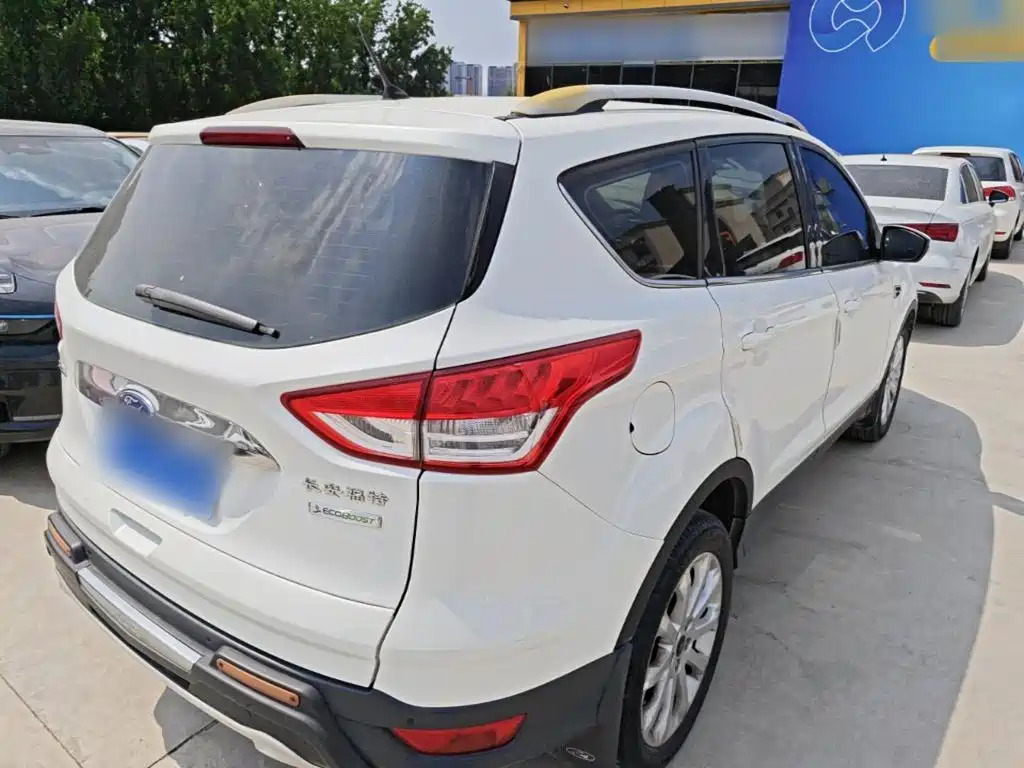 Kuga 1.6 L GTDi 2 WD Style