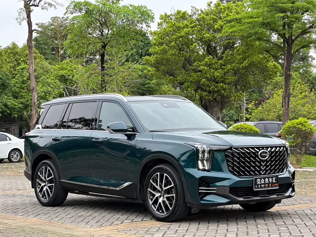 GAC Trumpchi GS8 Navigator Series 2.0 TGDI 2 WD Distinguished (7-seat)