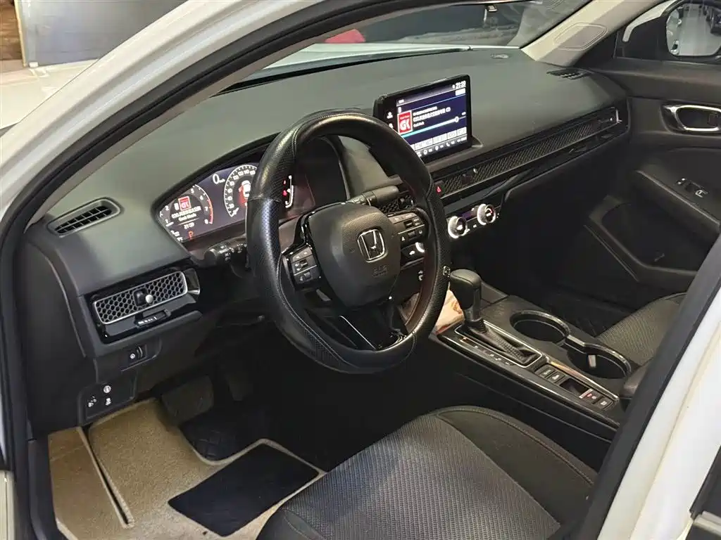 Integra 240 TURBO CVT Tech