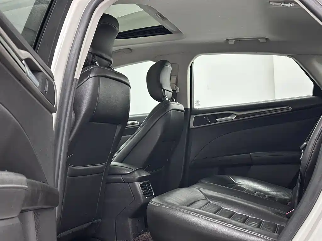Mondeo 2.0 L GTDi200 Luxury